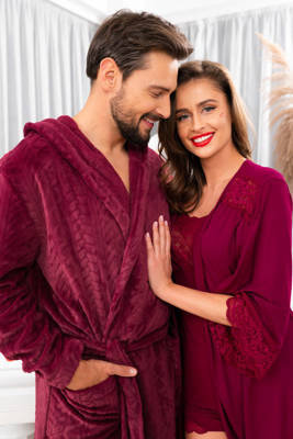 Zygmunt Albornoz para hombre con capucha Italian Fashion- burdeos