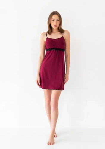 Camisón Dkaren Viki 2 de algodón con encaje burdeos