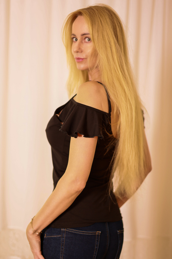 Vera Blusa de mujer Mirale - hombro abierto, volante, viscosa - negro