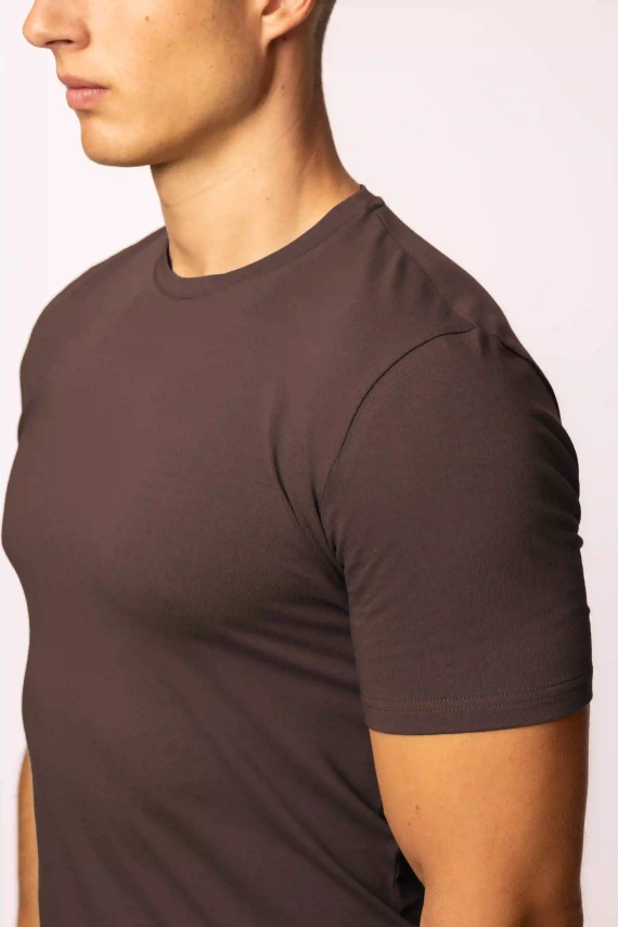 Camiseta de algodón Urban chocolate para hombre- Corte clásico, alta calidad, flexibilidad, comodidad para todo el día