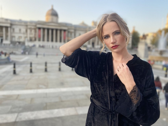 457 Bata corta de mujer Milagros - negra