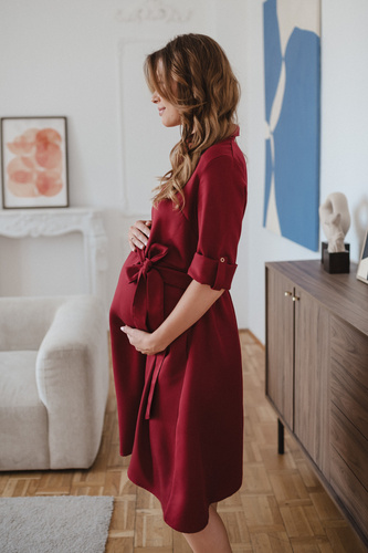 Vestido camisero premamá y de lactancia midi de modal con botones a presión y cinturón Milk&Love Polska - burdeos