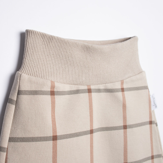 221273 Kiku Nicol pantalones de chándal beige para bebé con botones
