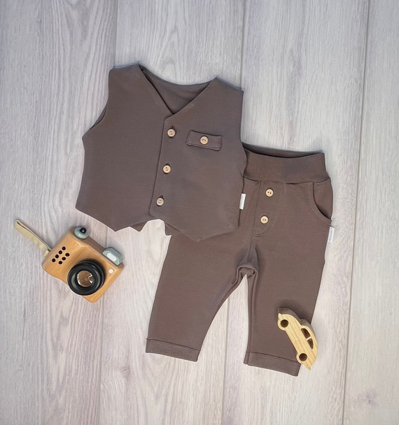 Mamatti KC016 conjunto niño elegante chaleco pantalón latte