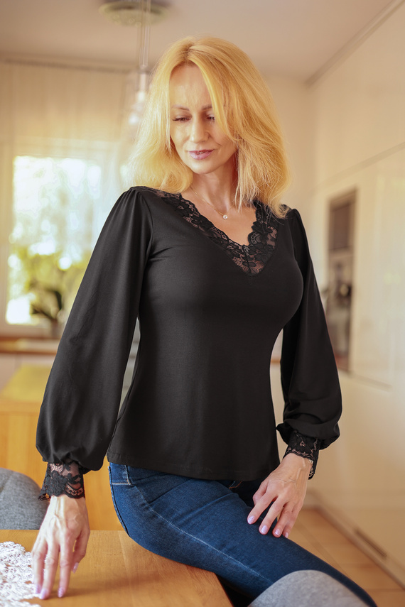 Mirale Harper Blusa de viscosa para mujer con encaje, escote en V y mangas abullonadas - negra