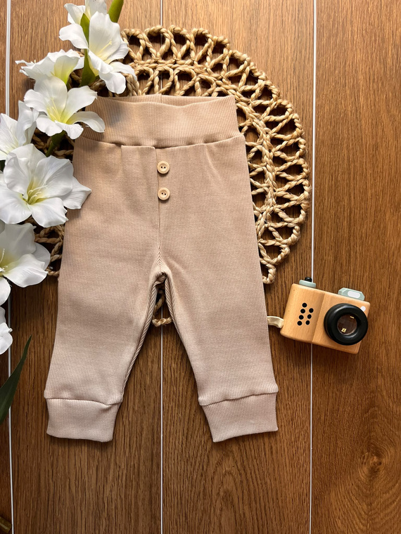 Leggings infantiles LC012 beige de algodón acanalado con botones de madera
