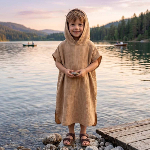 Ponczo infantil Nicol 224393 muselina 100% algodón con capucha color caramelo