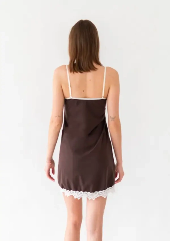 Camisón Dkaren Emma 2 de algodón con encaje y tirantes ajustables - color chocolate