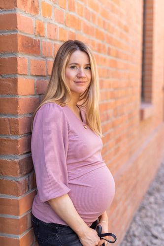 Blusa premamá y lactancia Milk&Love Milky Puff canalé manga abullonada