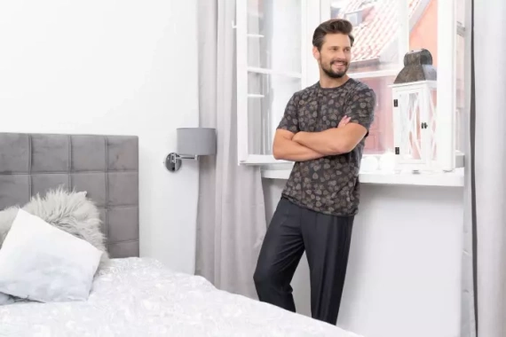 Pijama Pinus Pijama de hombre manga corta, pantalón largo Moda Italiana- estampado/grafito